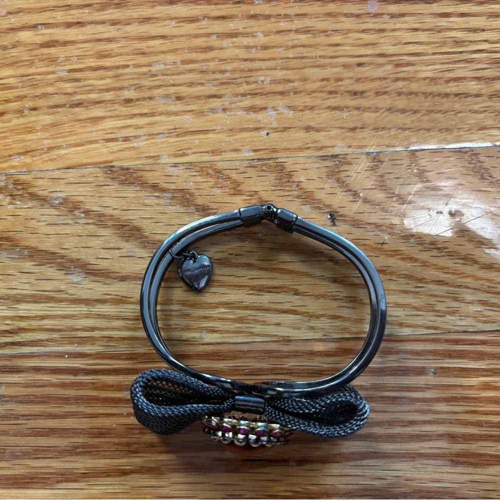 Betsey Johnson Black and Red Bow Bracelet - Picture 2 of 2